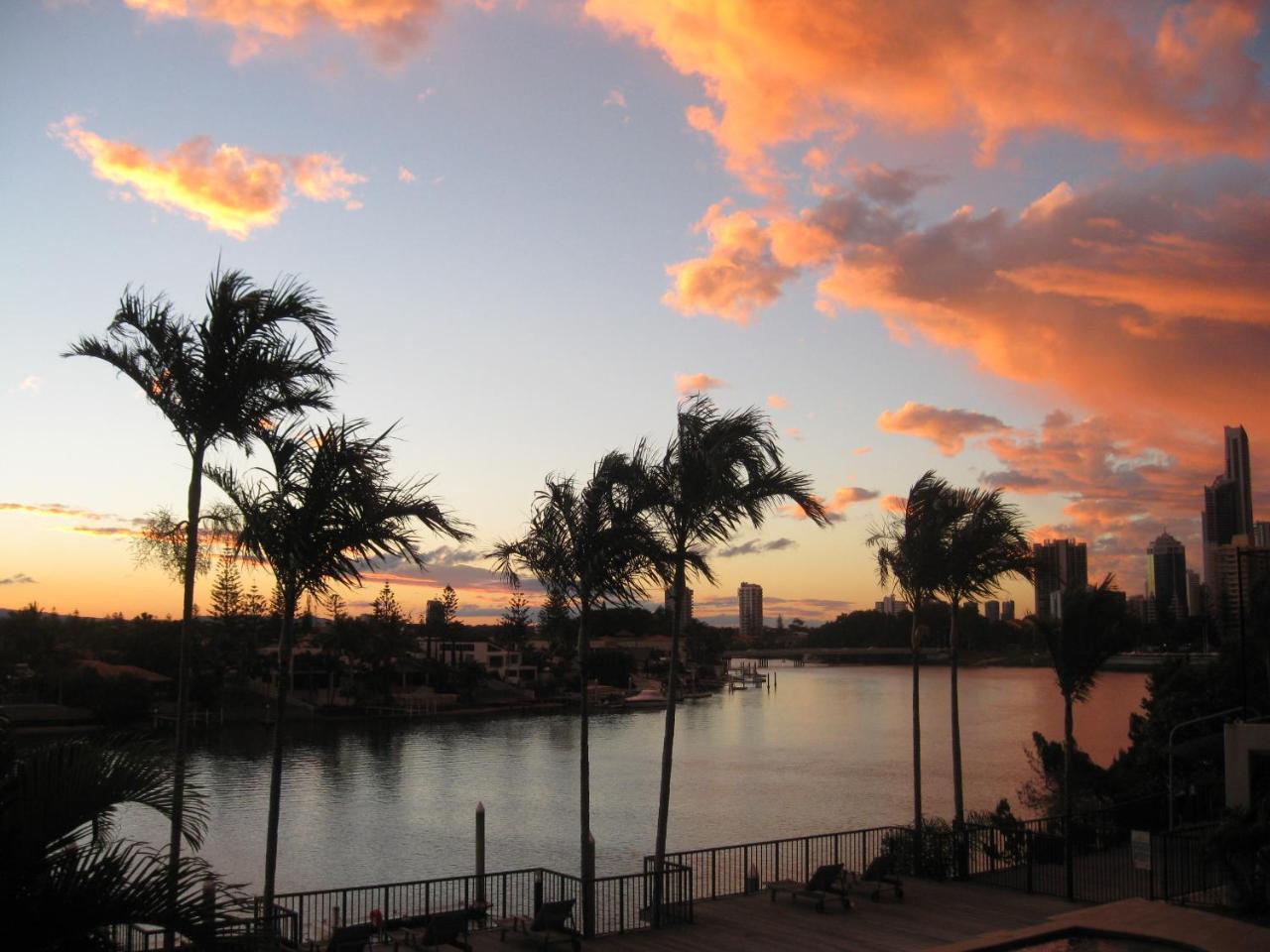 The Pinnacle Apartments Gold Coast Extérieur photo